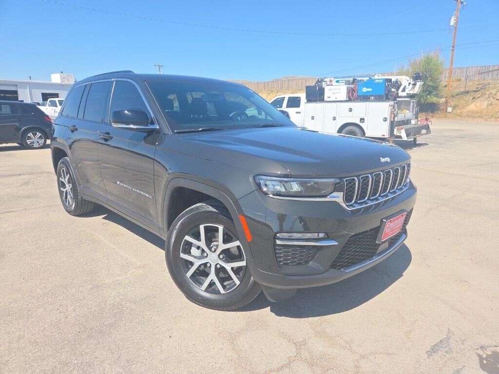 2024 Jeep Grand Cherokee Limited — photo 1 of 39