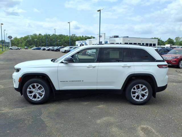 2022 Jeep Grand Cherokee Limited — photo 1 of 11