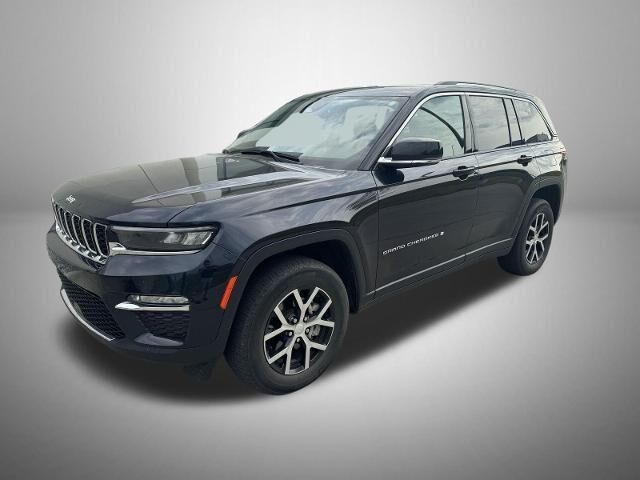 2023 Jeep Grand Cherokee Limited — photo 1 of 26