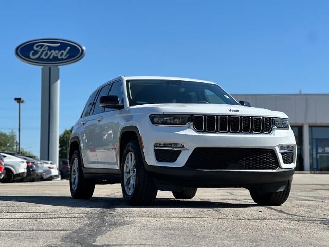 2023 Jeep Grand Cherokee Limited — photo 1 of 13