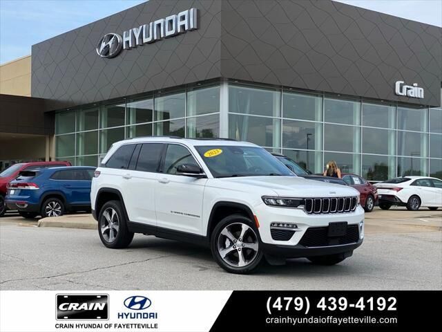 2023 Jeep Grand Cherokee Limited — photo 1 of 21