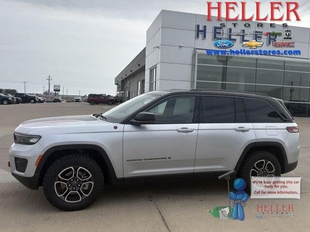 2022 Jeep Grand Cherokee Trailhawk — photo 1 of 26