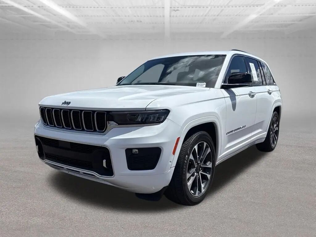 2022 Jeep Grand Cherokee Overland — photo 1 of 13