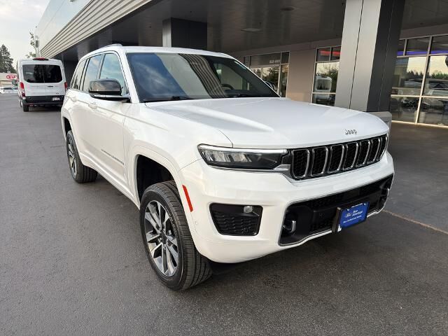 2024 Jeep Grand Cherokee Overland — photo 1 of 13