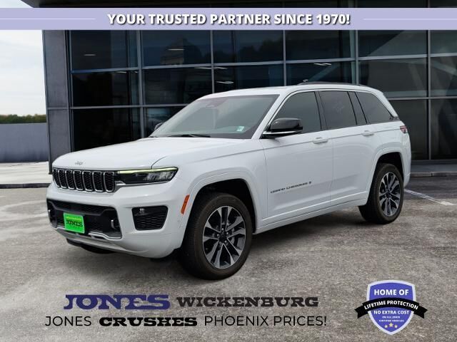 2025 Jeep Grand Cherokee Overland — photo 1 of 26