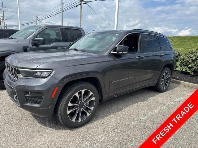 2022 Jeep Grand Cherokee Overland — photo 1 of 26