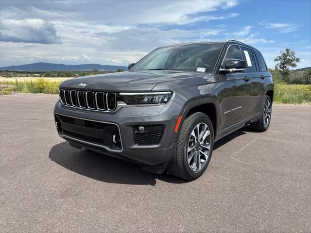 2024 Jeep Grand Cherokee Overland — photo 1 of 37