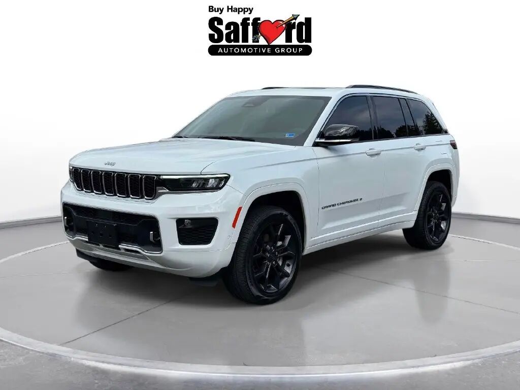 2025 Jeep Grand Cherokee Overland — photo 1 of 13