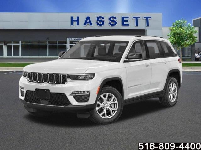 2023 Jeep Grand Cherokee Overland — photo 1 of 26