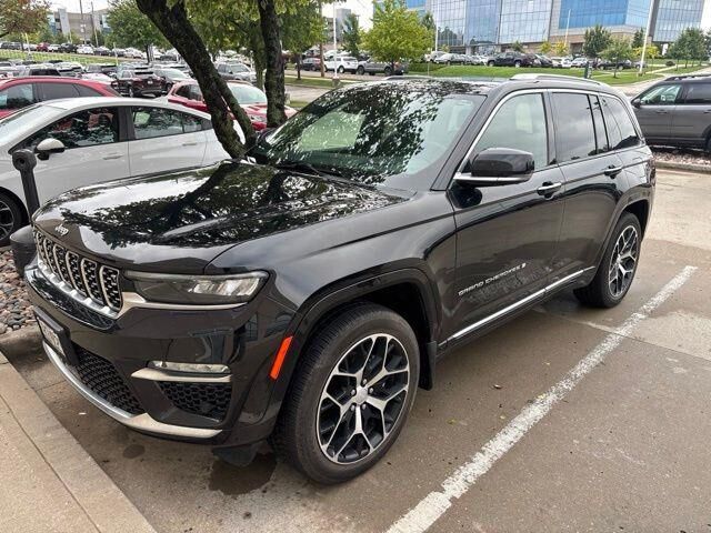 2022 Jeep Grand Cherokee Summit