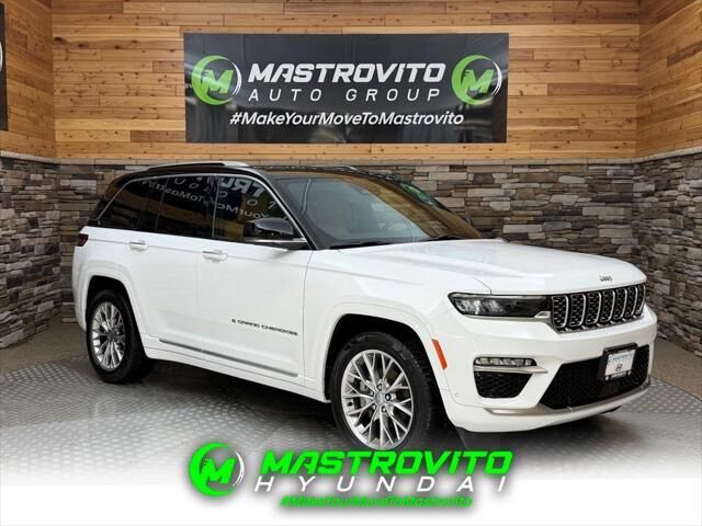 2023 Jeep Grand Cherokee Summit — photo 1 of 13