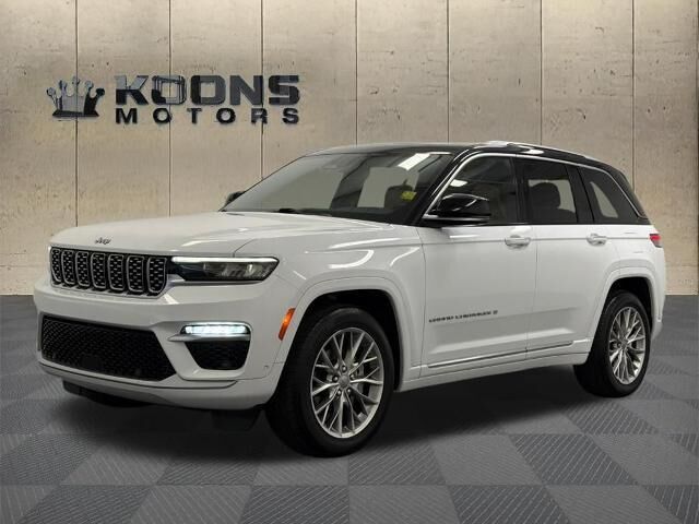 2022 Jeep Grand Cherokee Summit