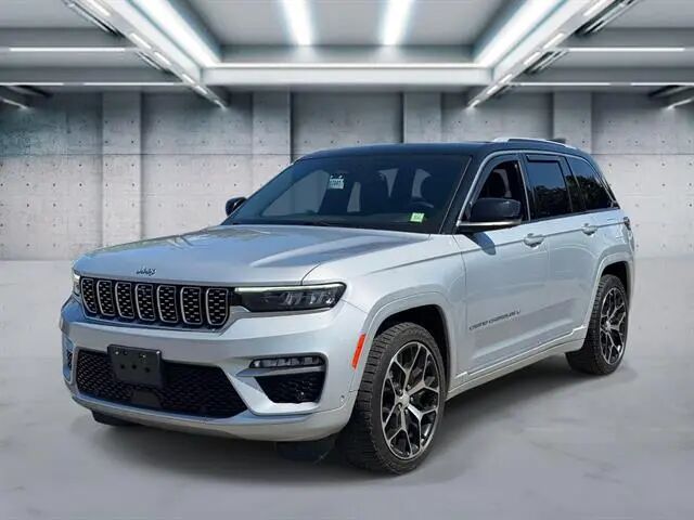 2022 Jeep Grand Cherokee Summit