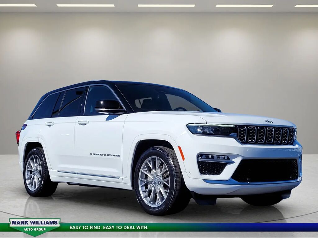 2023 Jeep Grand Cherokee Summit — photo 1 of 13