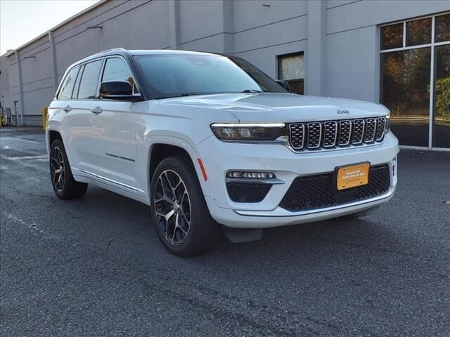 2022 Jeep Grand Cherokee — photo 1 of 13