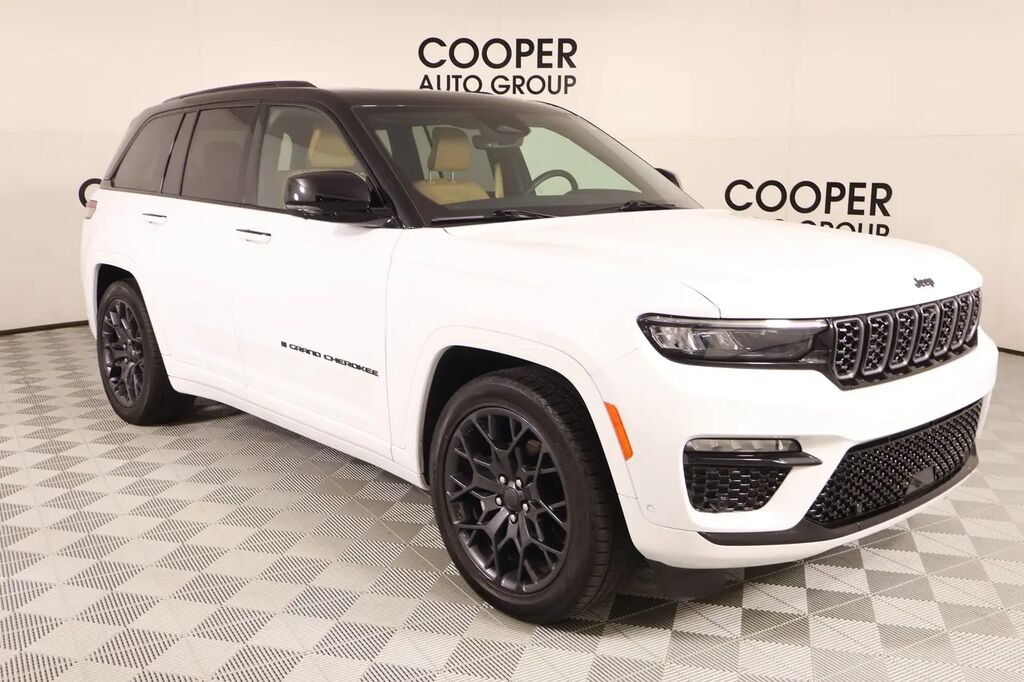 2025 Jeep Grand Cherokee Summit — photo 1 of 15