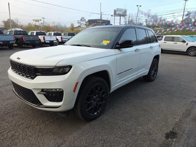 2025 Jeep Grand Cherokee Summit