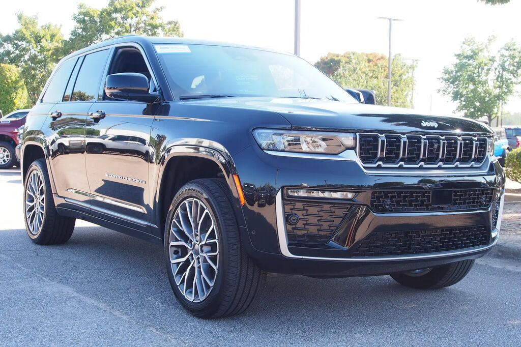 2026 Jeep Grand Cherokee Summit — photo 1 of 13