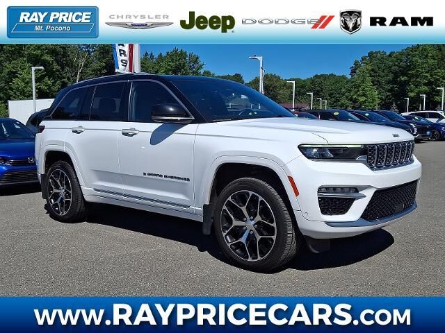 2022 Jeep Grand Cherokee Summit