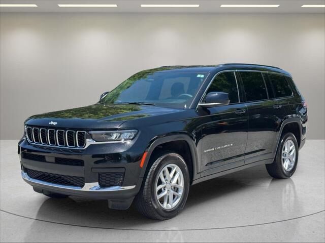 2025 Jeep Grand Cherokee L Laredo — photo 1 of 39