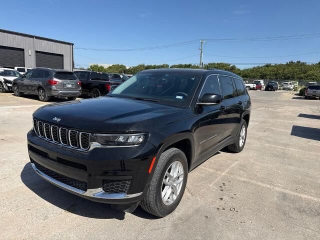 2023 Jeep Grand Cherokee L Laredo — photo 1 of 7