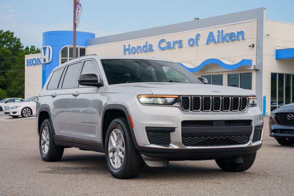 2024 Jeep Grand Cherokee L Laredo — photo 1 of 13