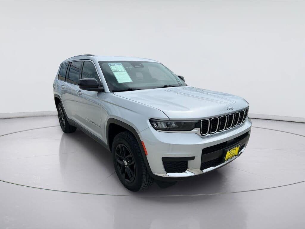 2023 Jeep Grand Cherokee L Laredo — photo 1 of 2