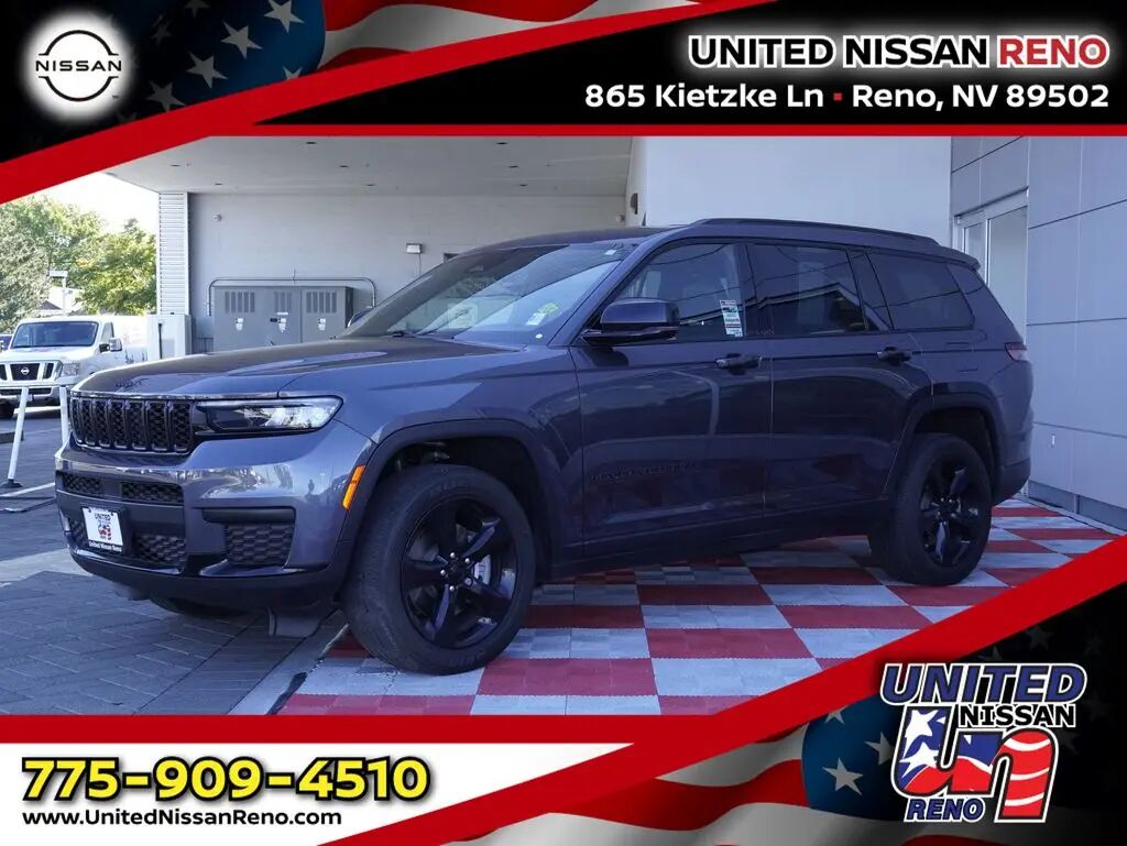 2021 Jeep Grand Cherokee L Laredo — photo 1 of 13