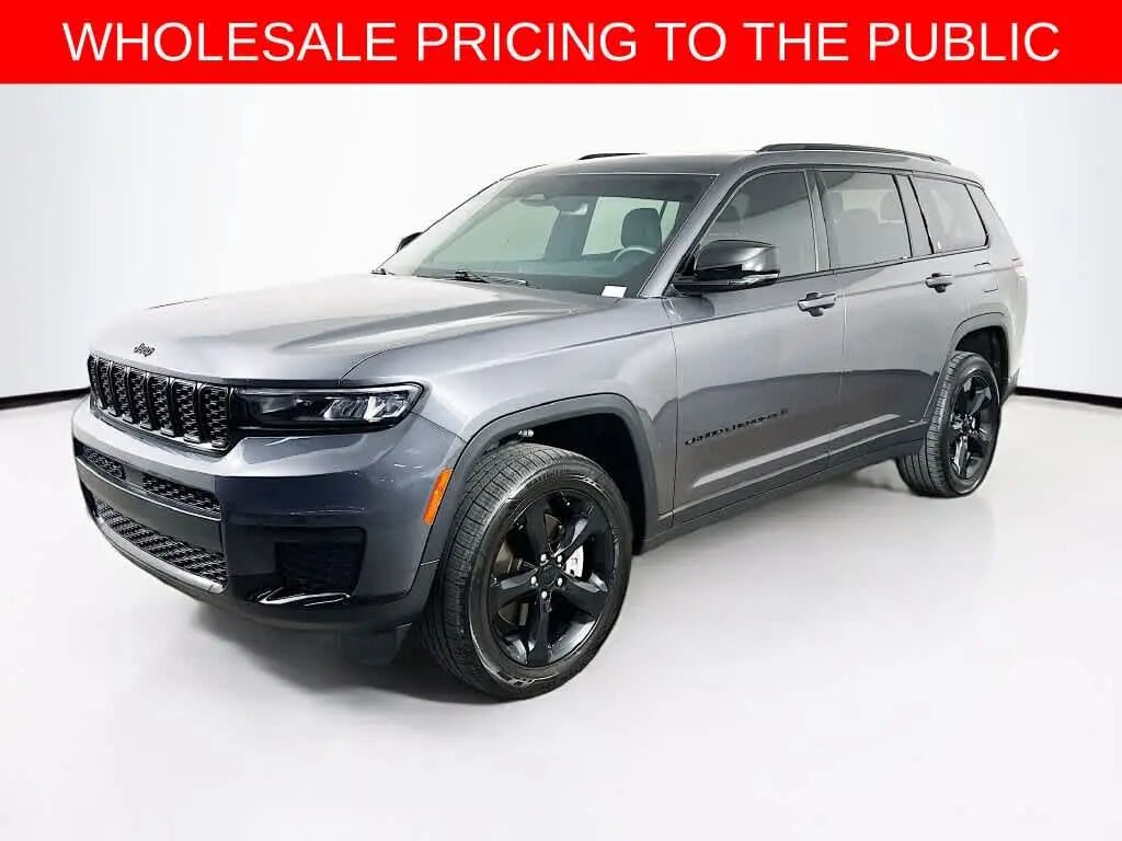 2024 Jeep Grand Cherokee L Laredo — photo 1 of 13