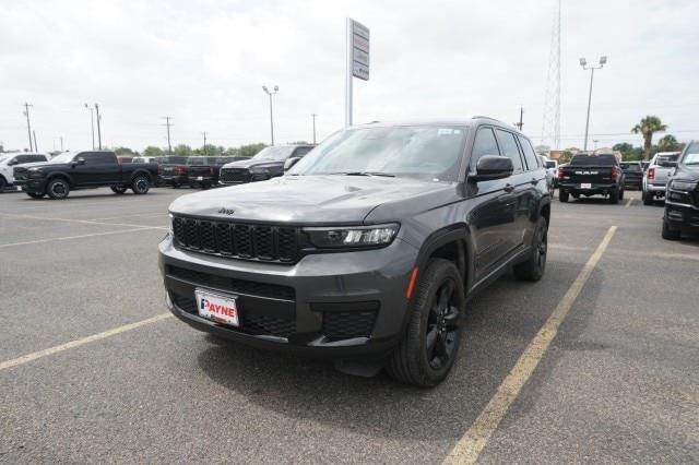 2025 Jeep Grand Cherokee L Laredo — photo 1 of 13