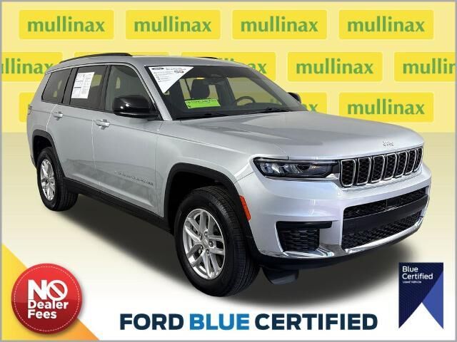 2025 Jeep Grand Cherokee L Laredo — photo 1 of 10