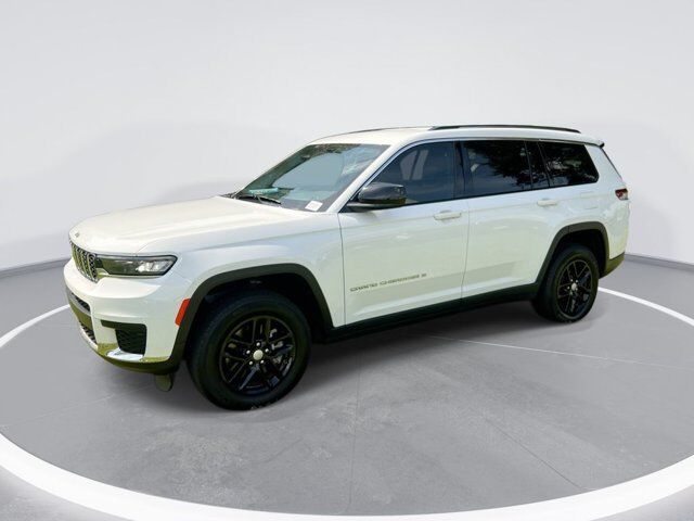 2023 Jeep Grand Cherokee L Laredo — photo 1 of 1