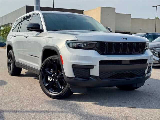 2023 Jeep Grand Cherokee L Altitude — photo 1 of 39