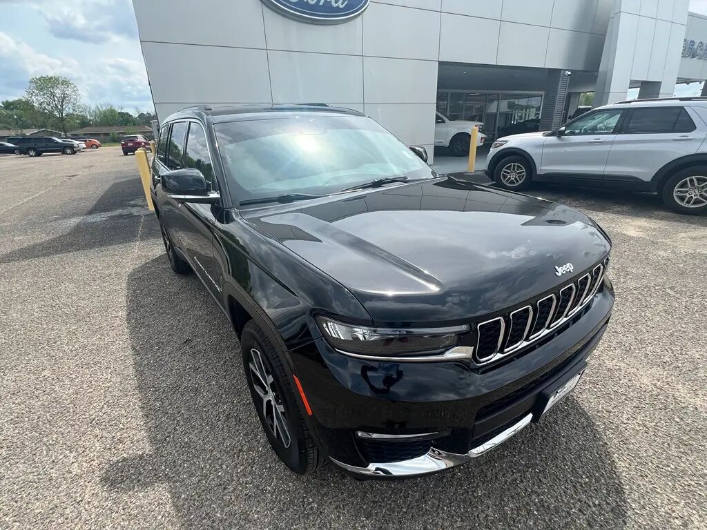2025 Jeep Grand Cherokee L Limited — photo 1 of 24