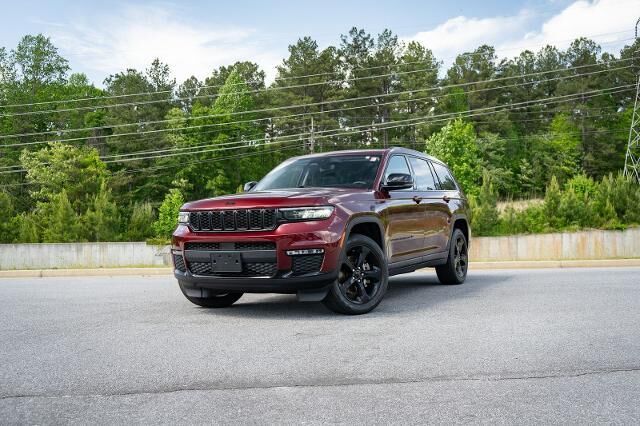 2023 Jeep Grand Cherokee L Limited — photo 1 of 13