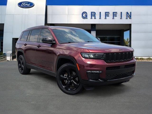 2023 Jeep Grand Cherokee L Limited — photo 1 of 13