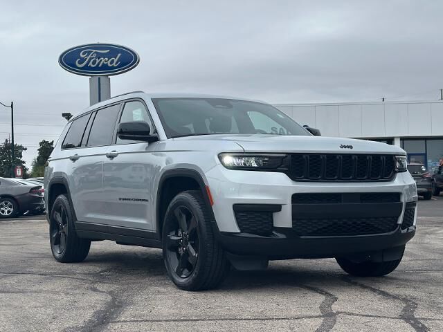 2023 Jeep Grand Cherokee L Laredo