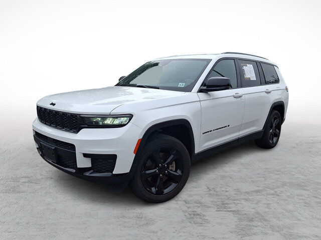 2023 Jeep Grand Cherokee L Altitude — photo 1 of 13