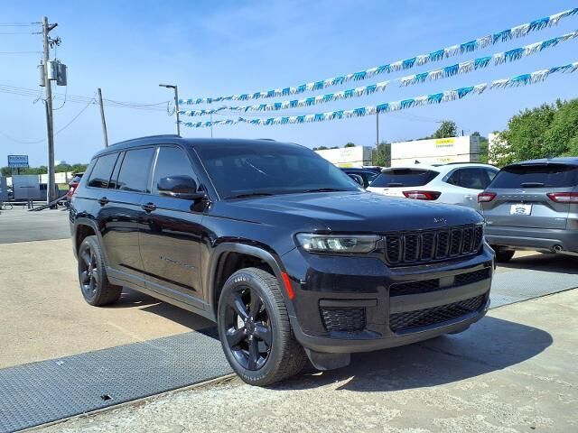 2022 Jeep Grand Cherokee L Laredo — photo 1 of 26