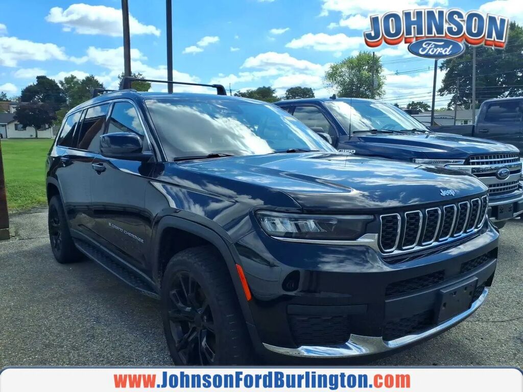 2022 Jeep Grand Cherokee L Laredo — photo 1 of 13
