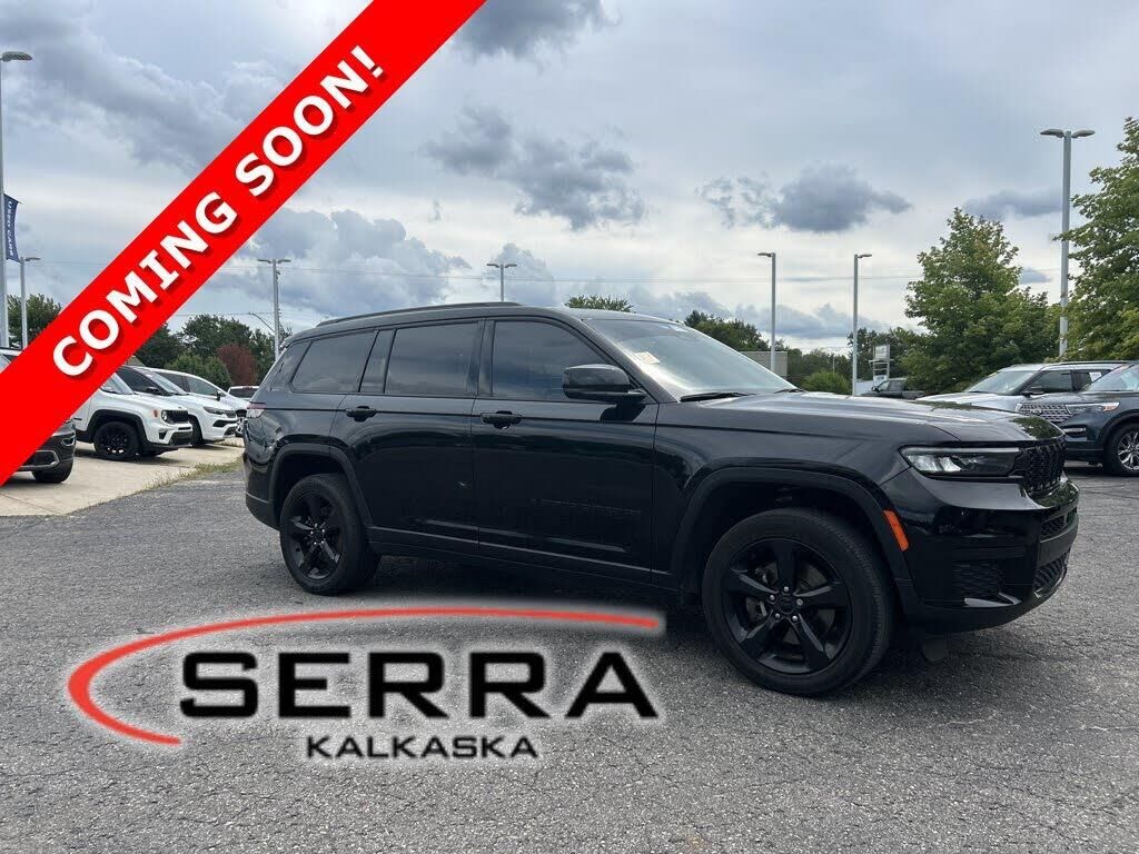 2023 Jeep Grand Cherokee L Laredo — photo 1 of 1