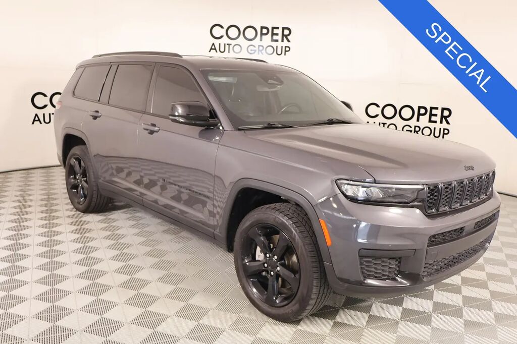 2021 Jeep Grand Cherokee L Laredo — photo 1 of 13