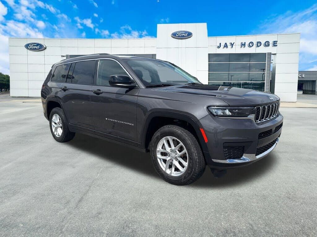 2021 Jeep Grand Cherokee L Laredo — photo 1 of 1
