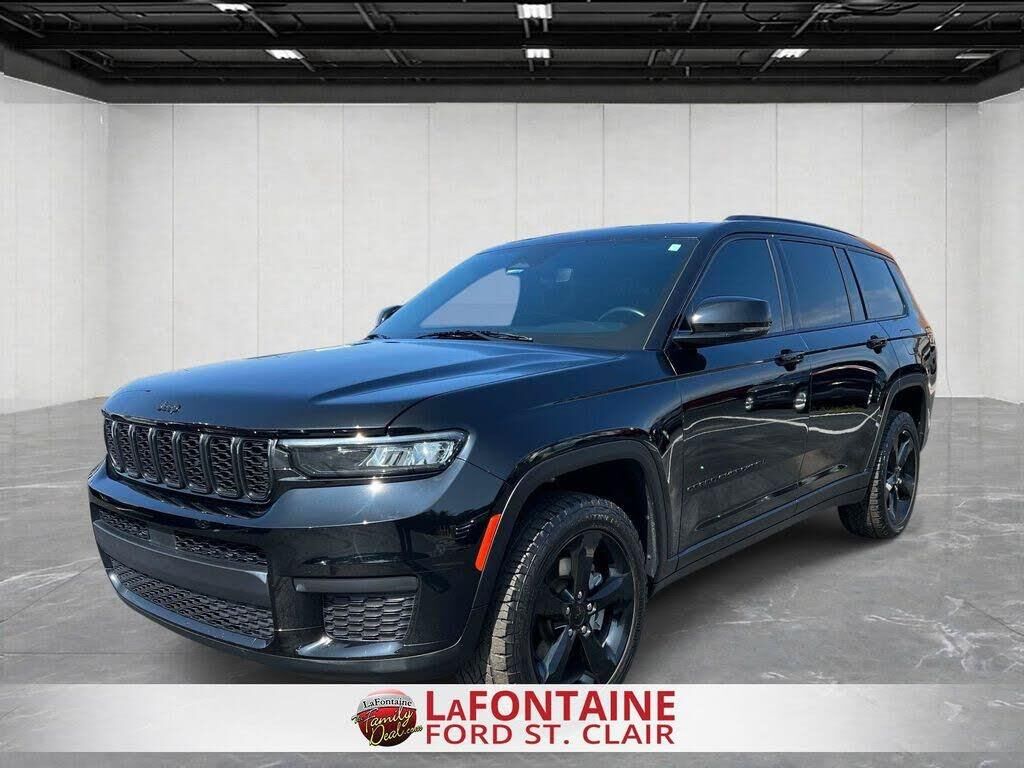 2022 Jeep Grand Cherokee L Laredo — photo 1 of 3
