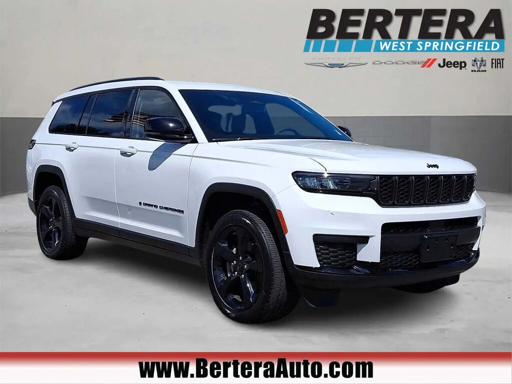 2023 Jeep Grand Cherokee L Altitude — photo 1 of 13