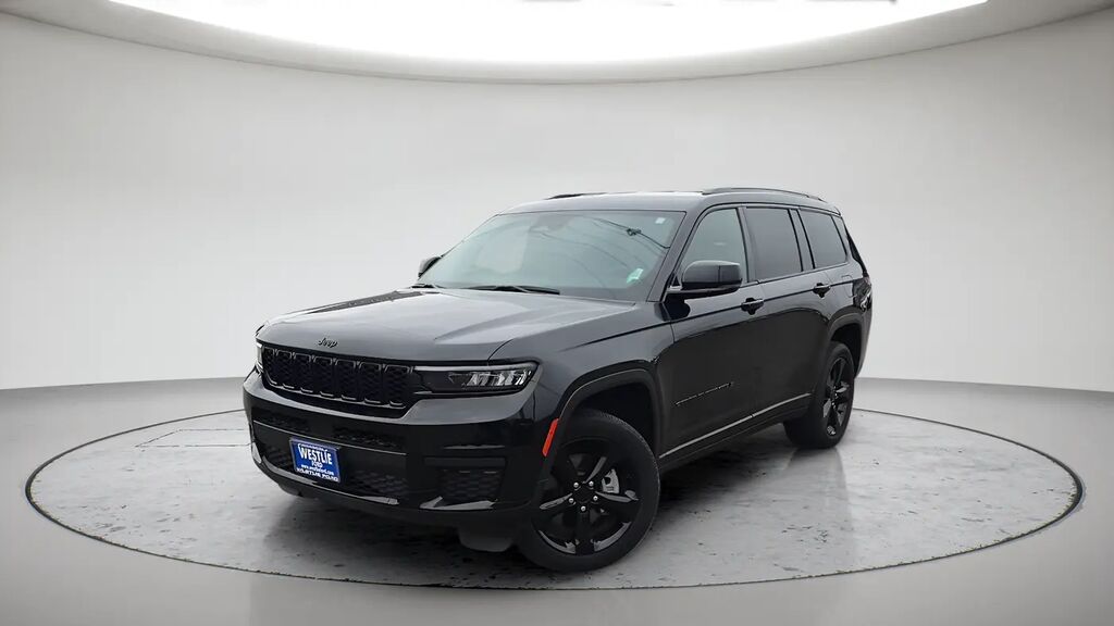 2023 Jeep Grand Cherokee L Laredo — photo 1 of 25