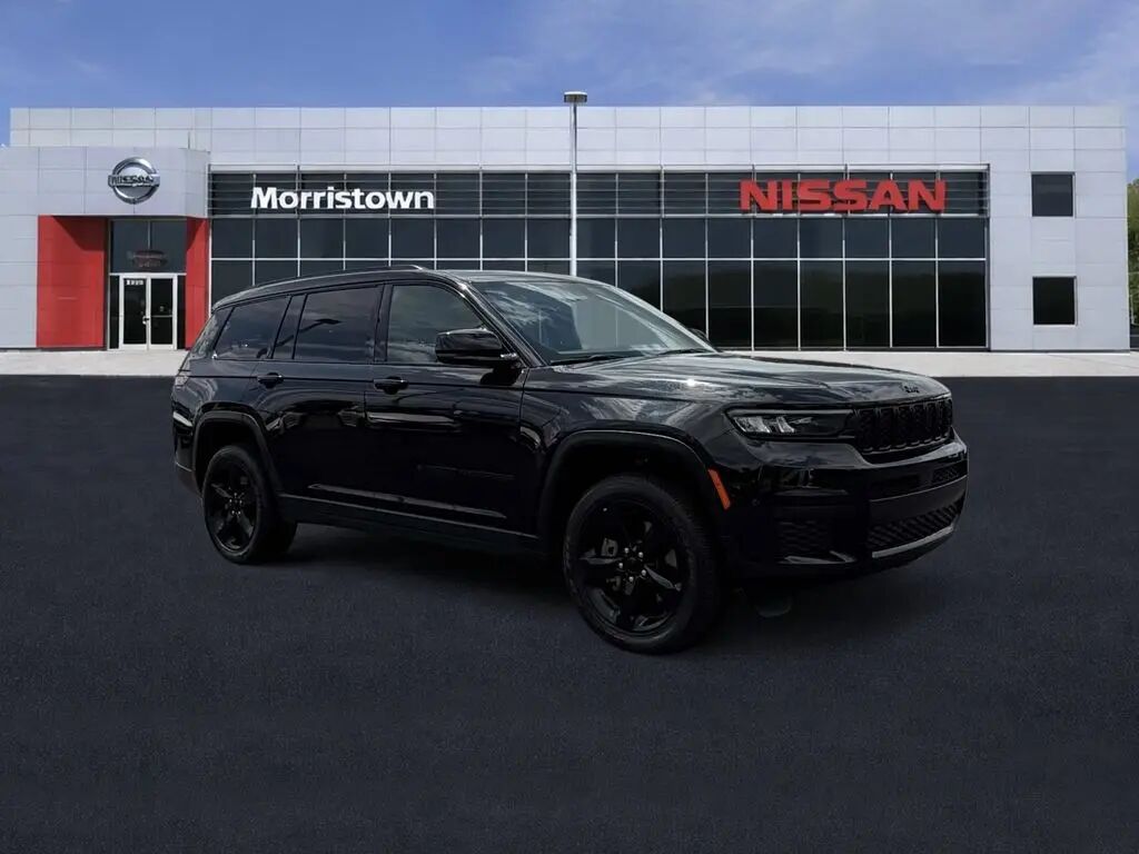 2024 Jeep Grand Cherokee L Laredo — photo 1 of 27