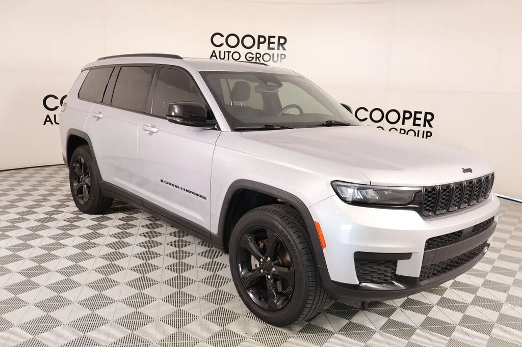 2021 Jeep Grand Cherokee L Laredo — photo 1 of 14