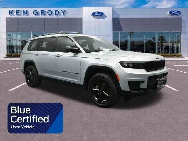 2021 Jeep Grand Cherokee L Laredo — photo 1 of 12