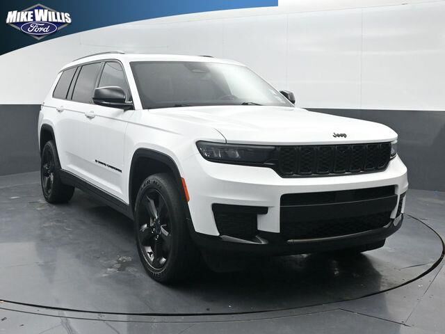 2023 Jeep Grand Cherokee L Laredo — photo 1 of 13